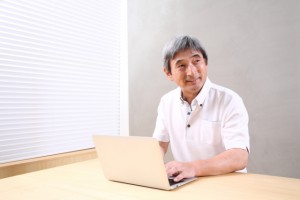 男性　パソコン